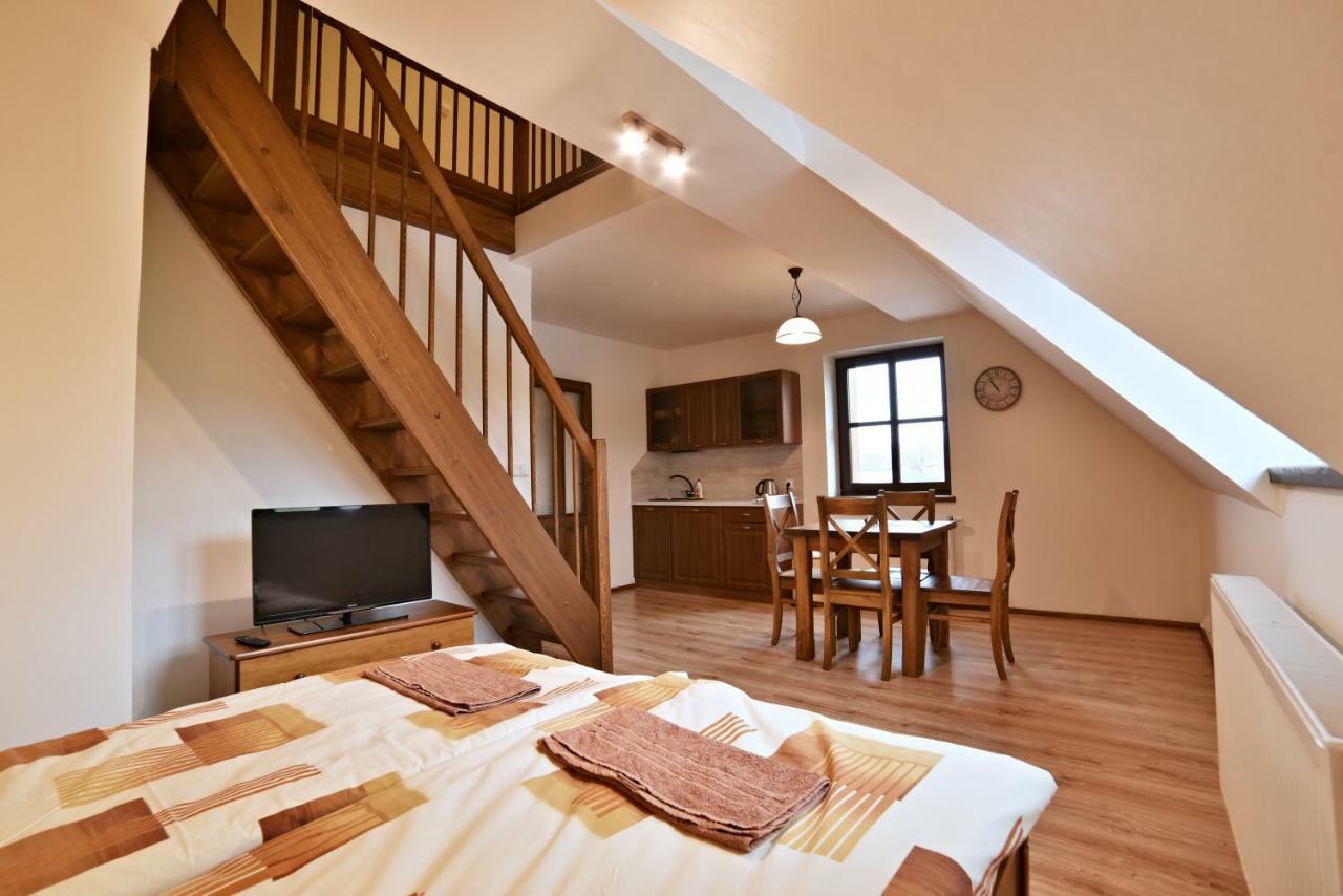 Statek Pod Lipou Otel Pilníkov Dış mekan fotoğraf